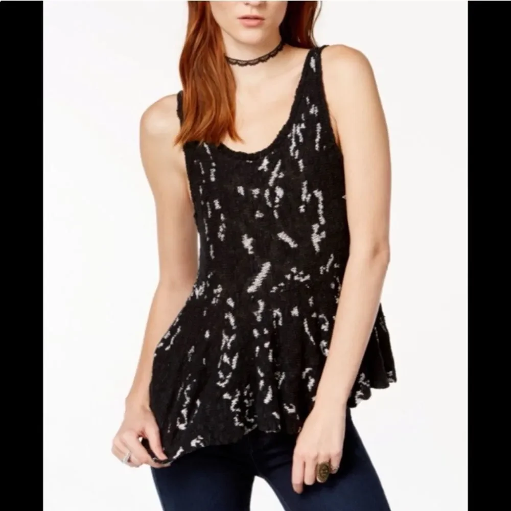 Free People side by side knit peplum tank top size Small Black White Festival